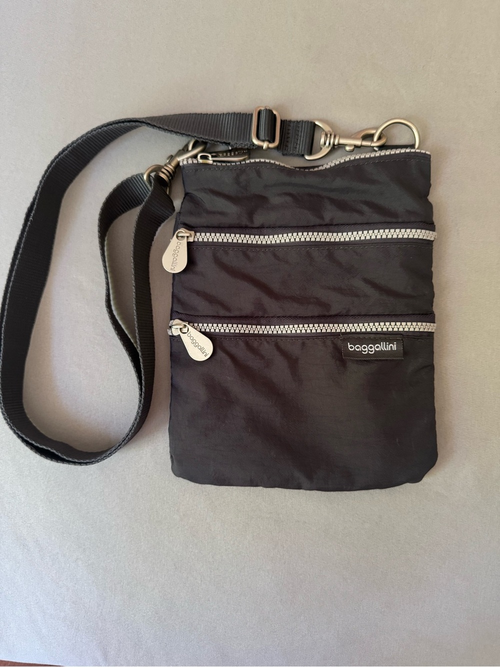 Baggallini Crossbody Bag Dark Gray Nylon Travel Purse Multi Pocket Lightweight